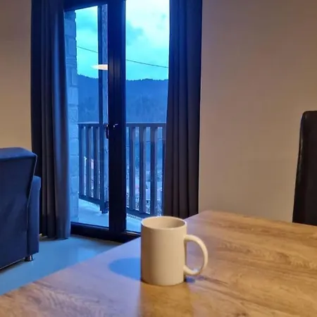 Feriehus The Black Chestnut Agios Nikolaos (Central Greece)